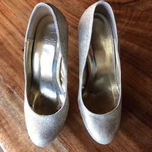 Sheikh Gold Glitter 5” Heel Pumps with Platforms